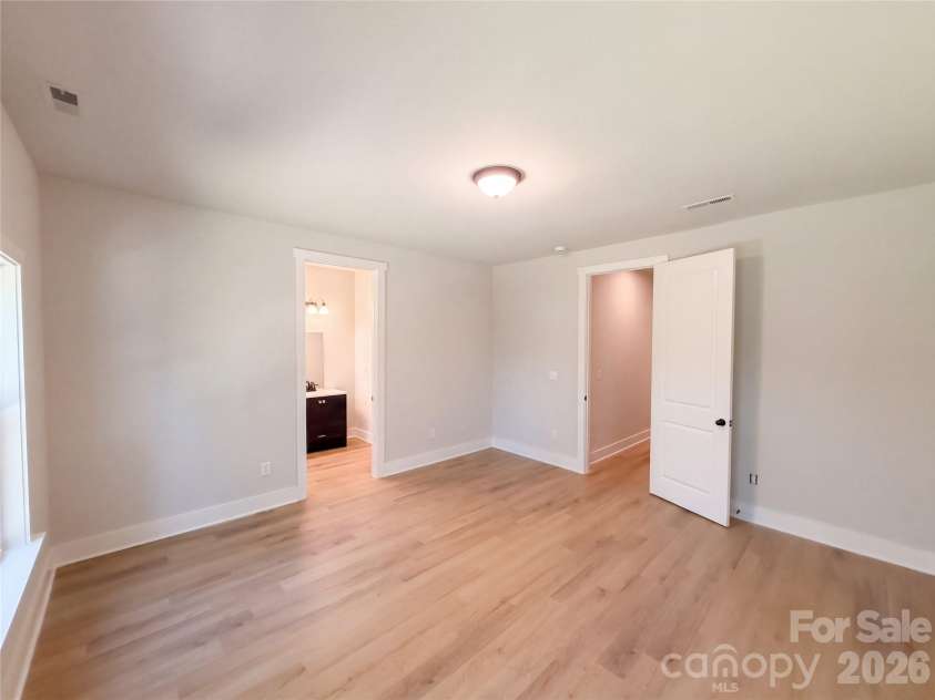 8807 Crestwood Drive, Mount Pleasant, NC 28124.  MLS# CAR4435113, YatesRealty ID 56831. 