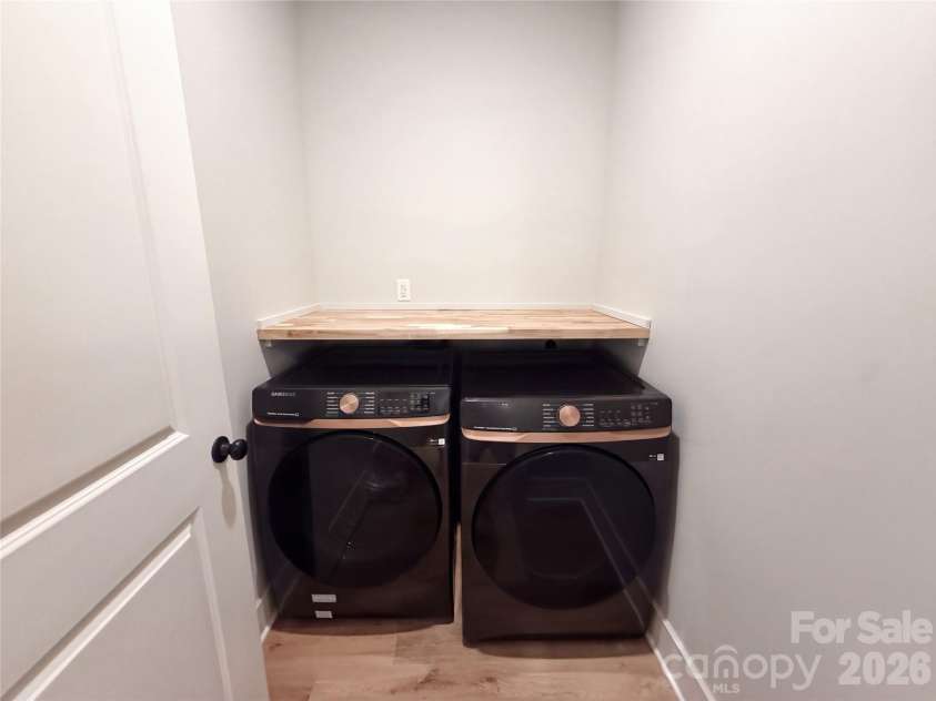 8807 Crestwood Drive, Mount Pleasant, NC 28124.  MLS# CAR4435113, YatesRealty ID 56831. 
