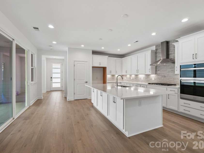 15625 Northcross Drive, Huntersville, NC 28078.  MLS# CAR4435120, YatesRealty ID 56833. Kitchen View