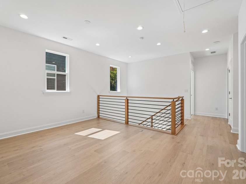 15625 Northcross Drive, Huntersville, NC 28078.  MLS# CAR4435120, YatesRealty ID 56833. Loft
