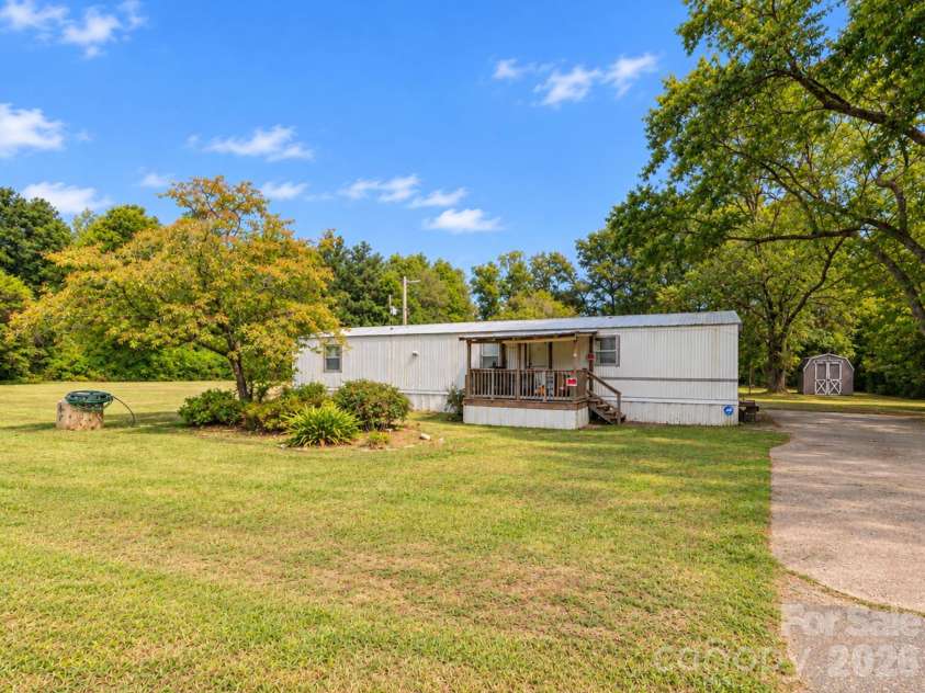 5954 Oakridge Road, Clover, SC 29710.  MLS# CAR4433959, YatesRealty ID 56834. 