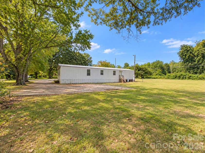 5954 Oakridge Road, Clover, SC 29710.  MLS# CAR4433959, YatesRealty ID 56834. 
