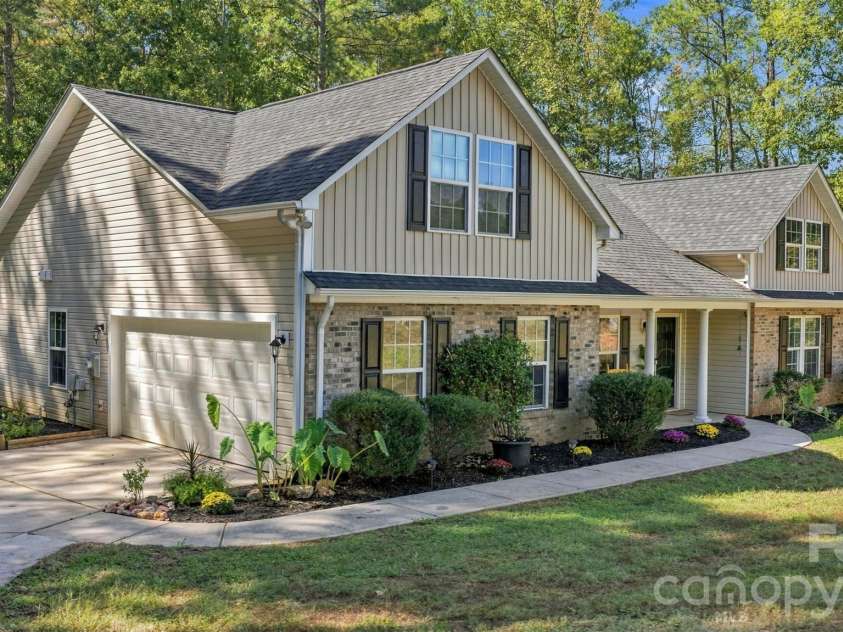 123 Sherham Way, Rock Hill, SC 29732.  MLS# CAR4432318, YatesRealty ID 56836. 