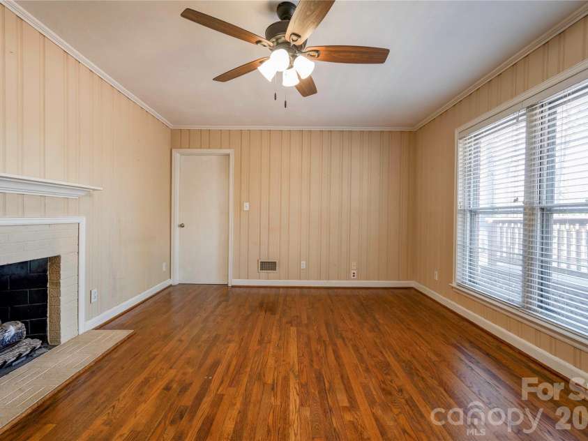 1000 Sumter Street, Shelby, NC 28150.  MLS# CAR4359333, YatesRealty ID 5684. Den