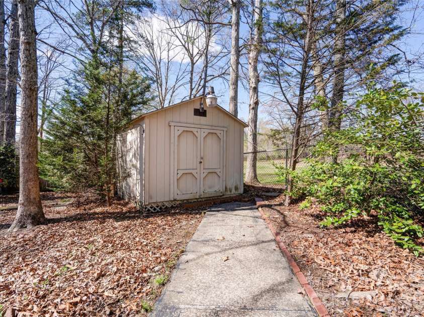 1000 Sumter Street, Shelby, NC 28150.  MLS# CAR4359333, YatesRealty ID 5684. Storage Building/Workshop