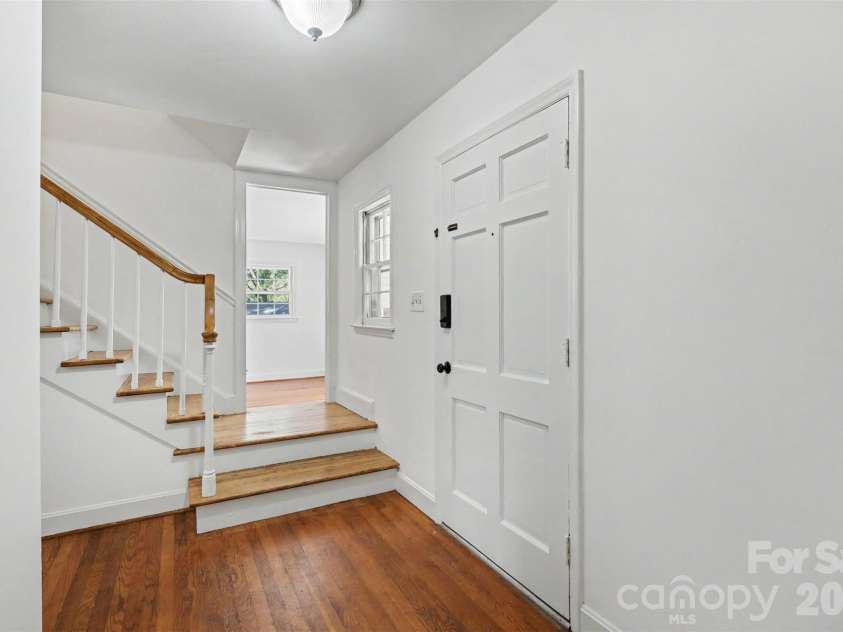 833 Archdale Drive, Charlotte, NC 28217.  MLS# CAR4432284, YatesRealty ID 56842. 