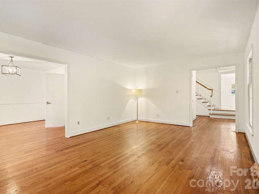 833 Archdale Drive, Charlotte, NC 28217.  MLS# CAR4432284, YatesRealty ID 56842. 