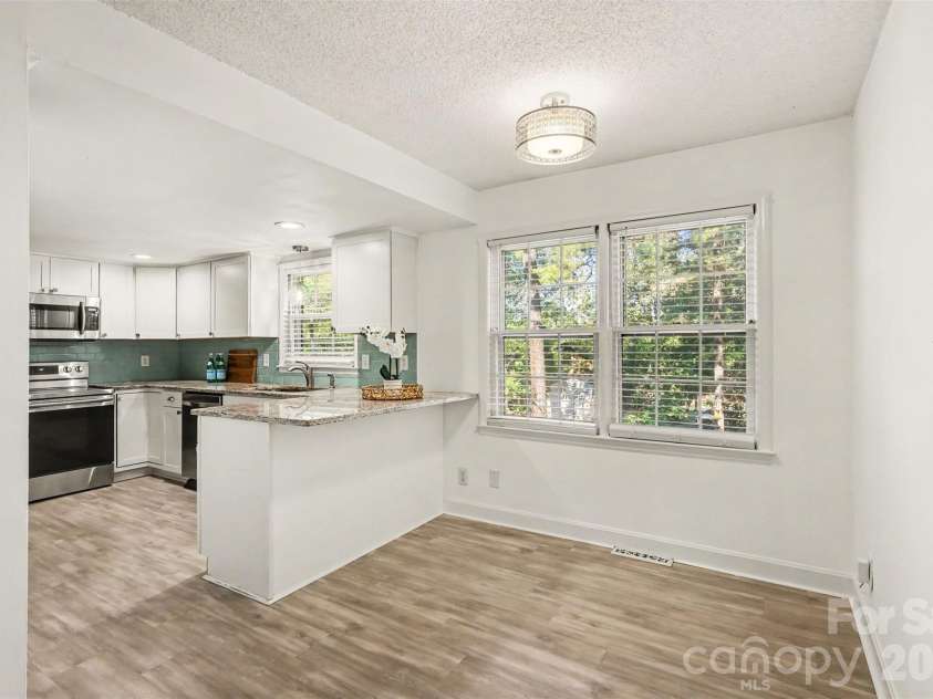 833 Archdale Drive, Charlotte, NC 28217.  MLS# CAR4432284, YatesRealty ID 56842. 
