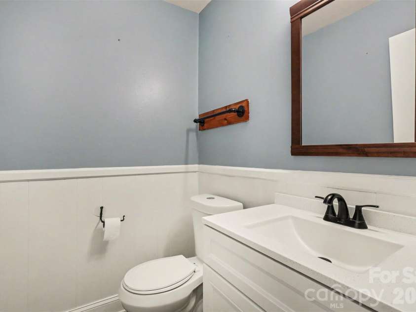 833 Archdale Drive, Charlotte, NC 28217.  MLS# CAR4432284, YatesRealty ID 56842. 