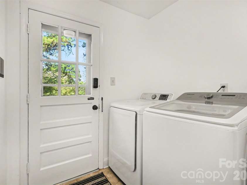 833 Archdale Drive, Charlotte, NC 28217.  MLS# CAR4432284, YatesRealty ID 56842. 