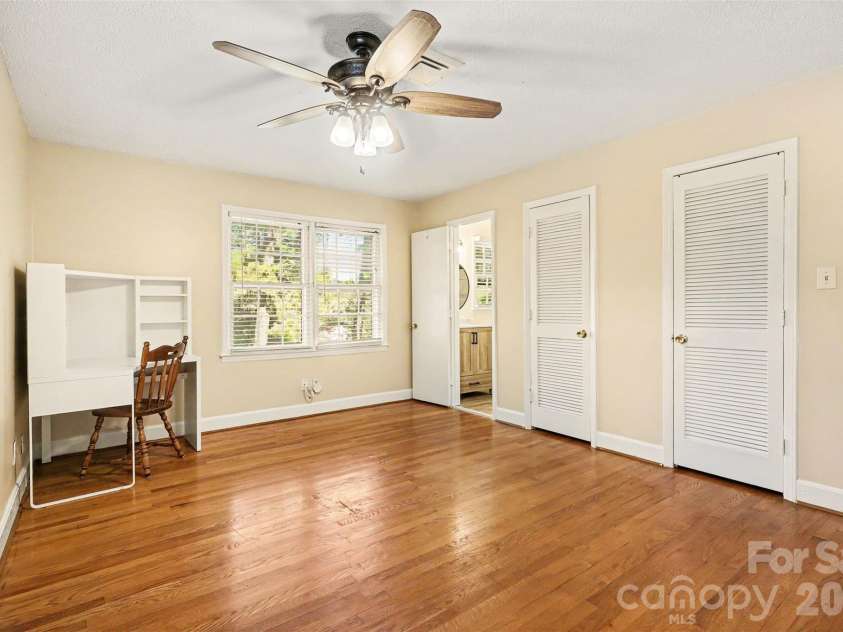 833 Archdale Drive, Charlotte, NC 28217.  MLS# CAR4432284, YatesRealty ID 56842. 