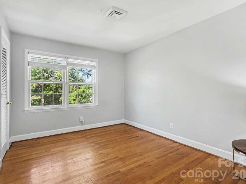 833 Archdale Drive, Charlotte, NC 28217.  MLS# CAR4432284, YatesRealty ID 56842. 
