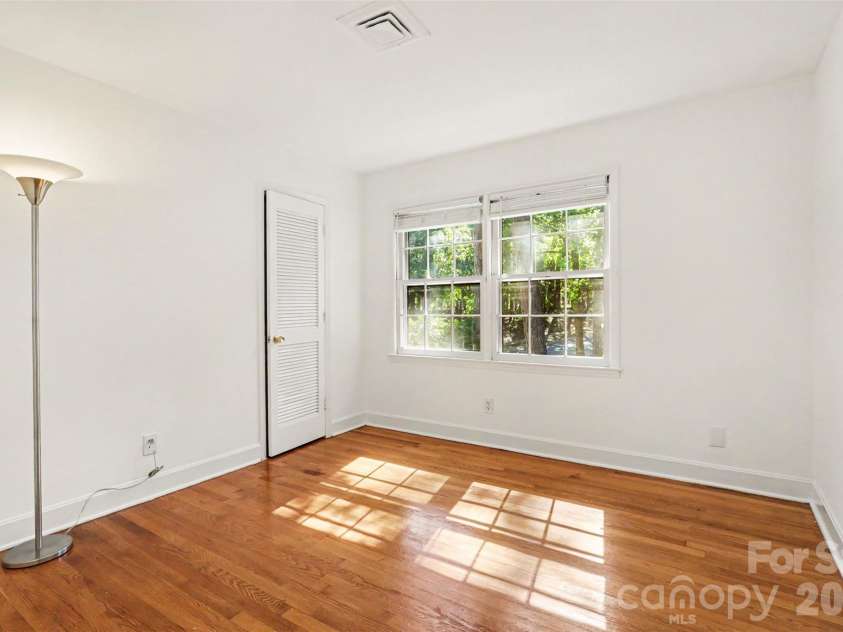 833 Archdale Drive, Charlotte, NC 28217.  MLS# CAR4432284, YatesRealty ID 56842. 
