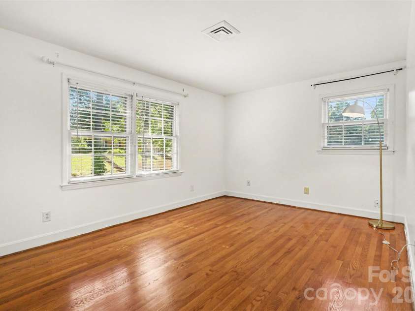 833 Archdale Drive, Charlotte, NC 28217.  MLS# CAR4432284, YatesRealty ID 56842. 