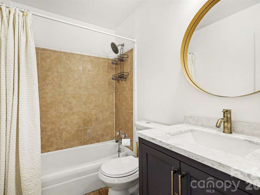 833 Archdale Drive, Charlotte, NC 28217.  MLS# CAR4432284, YatesRealty ID 56842. 