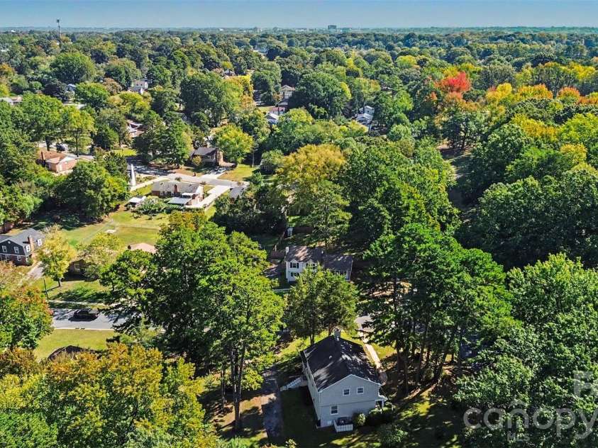 833 Archdale Drive, Charlotte, NC 28217.  MLS# CAR4432284, YatesRealty ID 56842. 