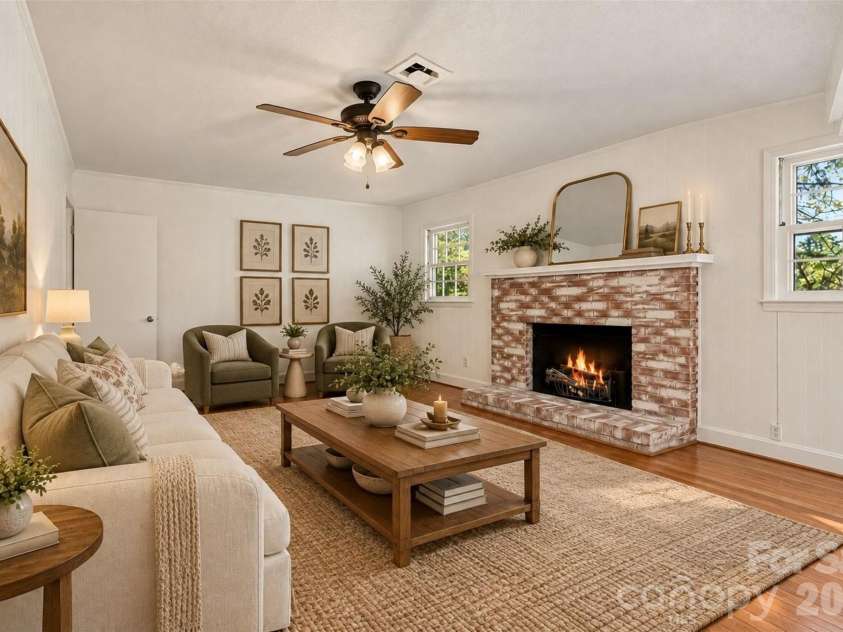 833 Archdale Drive, Charlotte, NC 28217.  MLS# CAR4432284, YatesRealty ID 56842. Virtually staged