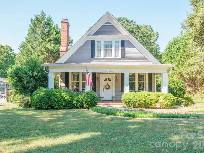 618 Aspen Street, Lincolnton, NC 28092.  MLS# CAR4419967, YatesRealty ID 56843. 