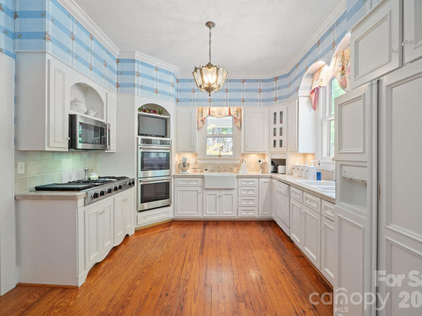 618 Aspen Street, Lincolnton, NC 28092.  MLS# CAR4419967, YatesRealty ID 56843. 