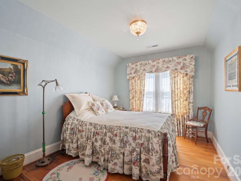 618 Aspen Street, Lincolnton, NC 28092.  MLS# CAR4419967, YatesRealty ID 56843. 