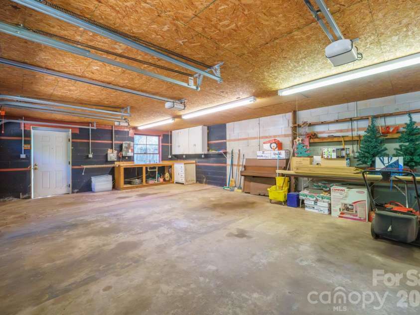 618 Aspen Street, Lincolnton, NC 28092.  MLS# CAR4419967, YatesRealty ID 56843. 