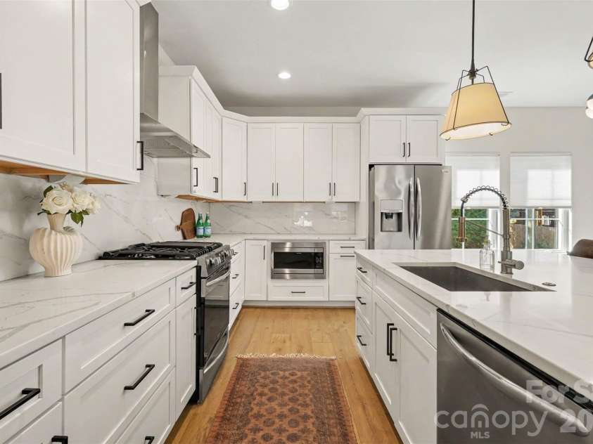 1713 Mimosa Avenue, Charlotte, NC 28205.  MLS# CAR4429239, YatesRealty ID 56845. 