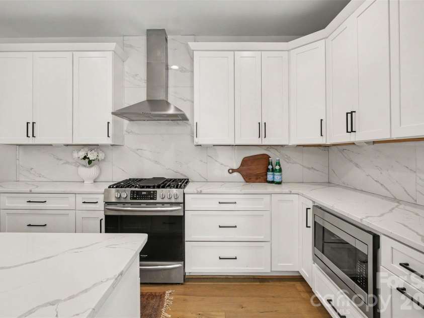 1713 Mimosa Avenue, Charlotte, NC 28205.  MLS# CAR4429239, YatesRealty ID 56845. 