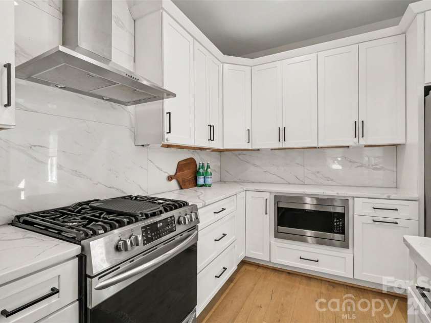 1713 Mimosa Avenue, Charlotte, NC 28205.  MLS# CAR4429239, YatesRealty ID 56845. 