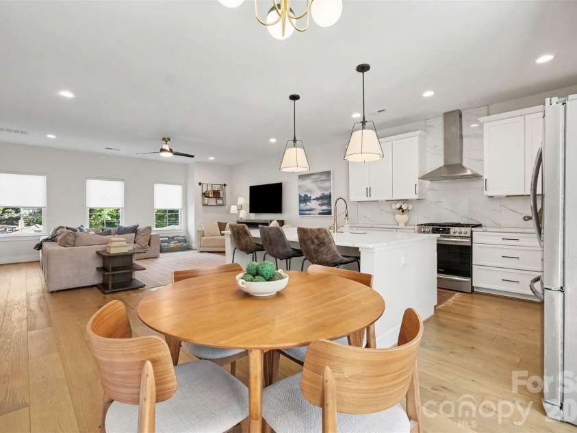 1713 Mimosa Avenue, Charlotte, NC 28205.  MLS# CAR4429239, YatesRealty ID 56845. 