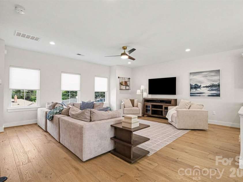 1713 Mimosa Avenue, Charlotte, NC 28205.  MLS# CAR4429239, YatesRealty ID 56845. 