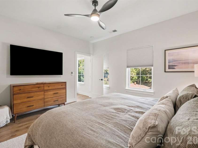 1713 Mimosa Avenue, Charlotte, NC 28205.  MLS# CAR4429239, YatesRealty ID 56845. 