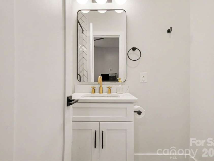 1713 Mimosa Avenue, Charlotte, NC 28205.  MLS# CAR4429239, YatesRealty ID 56845. 