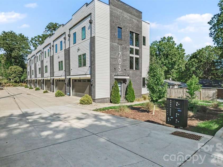 1713 Mimosa Avenue, Charlotte, NC 28205.  MLS# CAR4429239, YatesRealty ID 56845. 