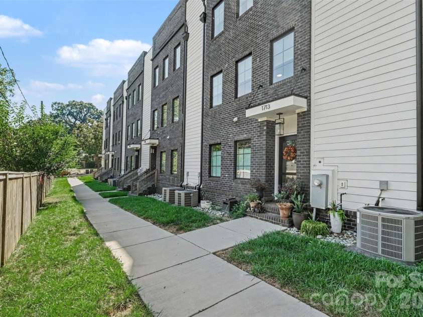 1713 Mimosa Avenue, Charlotte, NC 28205.  MLS# CAR4429239, YatesRealty ID 56845. 