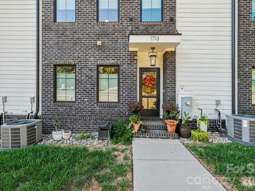 1713 Mimosa Avenue, Charlotte, NC 28205.  MLS# CAR4429239, YatesRealty ID 56845. 