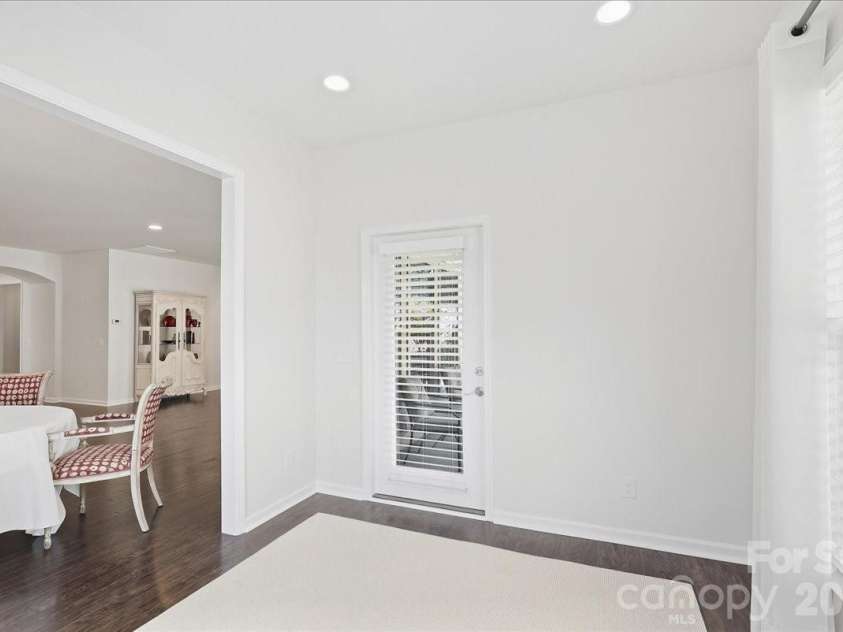389 Harvest Valley Lane, Fort Mill, SC 29715.  MLS# CAR4428912, YatesRealty ID 56847. Another sunroom view