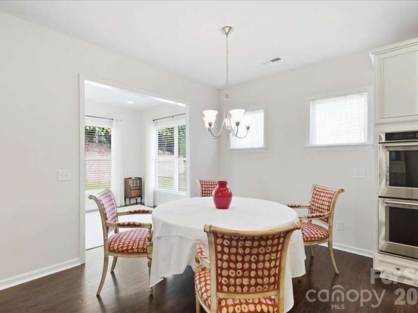 389 Harvest Valley Lane, Fort Mill, SC 29715.  MLS# CAR4428912, YatesRealty ID 56847. Kitchen dining area