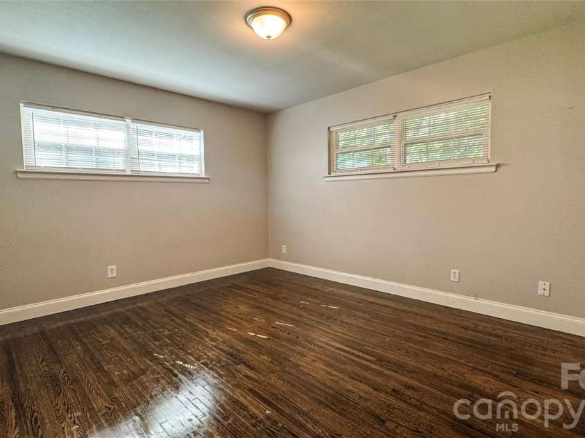 350 Waycross Drive, Charlotte, NC 28214.  MLS# CAR4435161, YatesRealty ID 56849. 