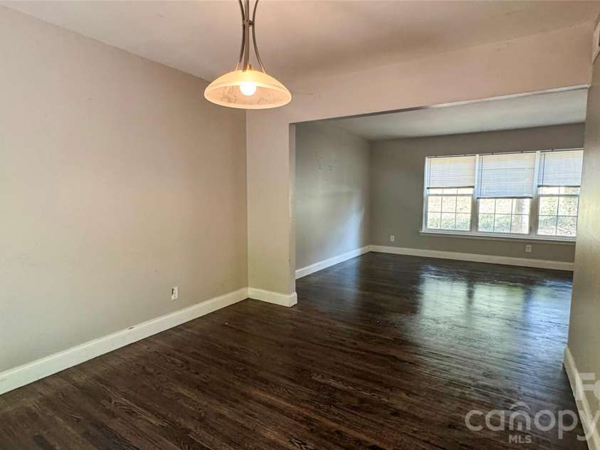 350 Waycross Drive, Charlotte, NC 28214.  MLS# CAR4435161, YatesRealty ID 56849. 