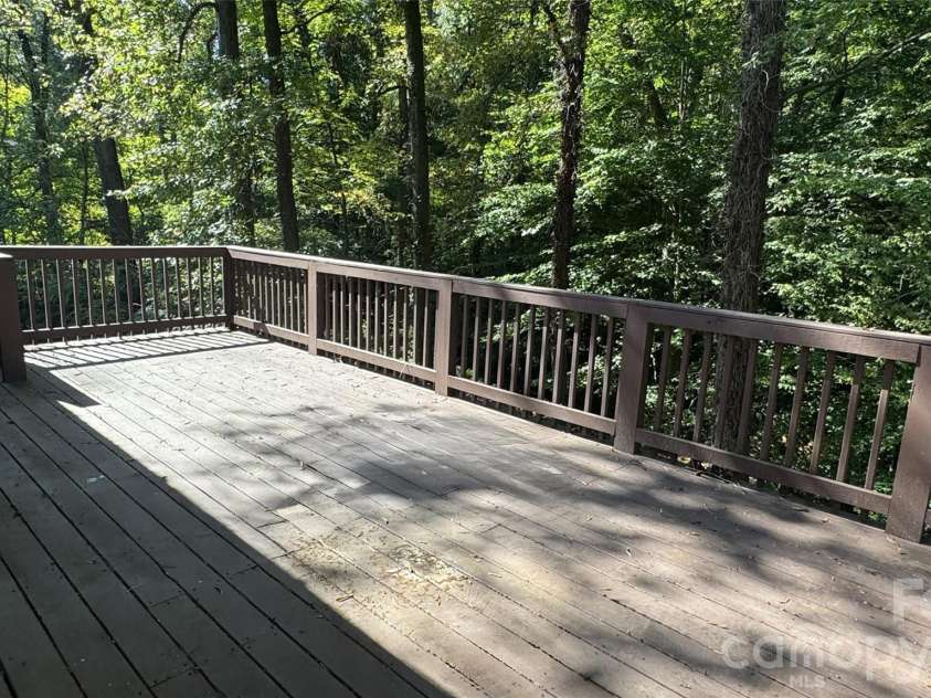 350 Waycross Drive, Charlotte, NC 28214.  MLS# CAR4435161, YatesRealty ID 56849. 