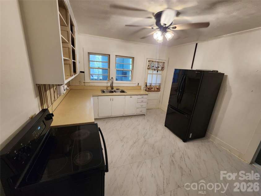 317 Kerr Street, Concord, NC 28025.  MLS# CAR4435171, YatesRealty ID 56856. 