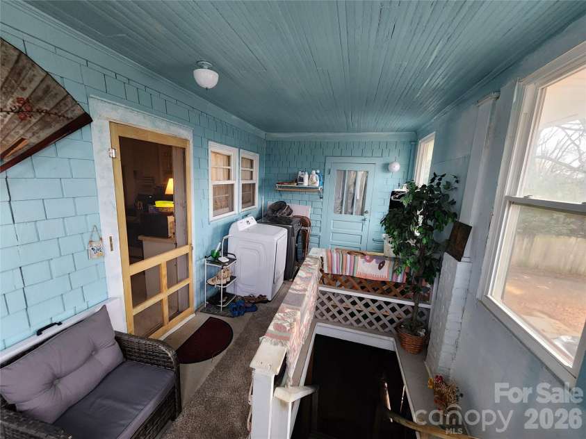 317 Kerr Street, Concord, NC 28025.  MLS# CAR4435171, YatesRealty ID 56856. 