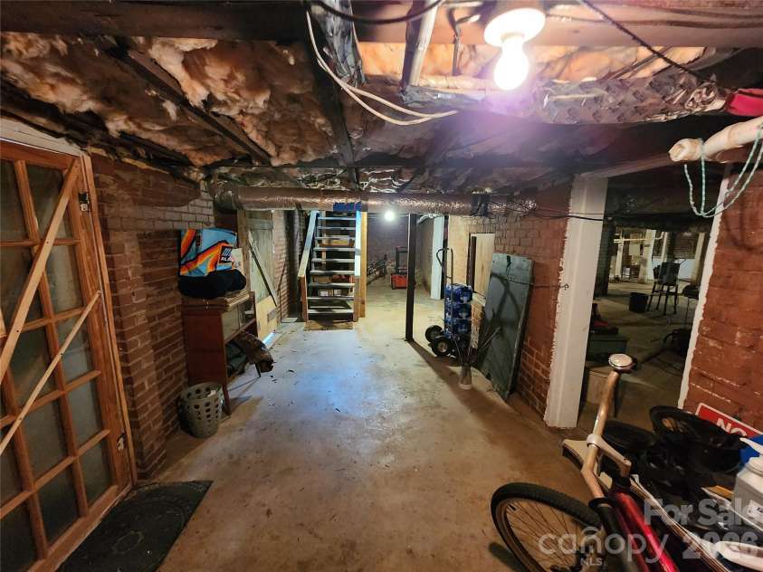 317 Kerr Street, Concord, NC 28025.  MLS# CAR4435171, YatesRealty ID 56856. 