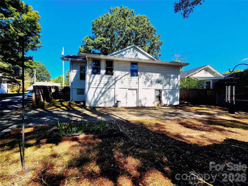 317 Kerr Street, Concord, NC 28025.  MLS# CAR4435171, YatesRealty ID 56856. 