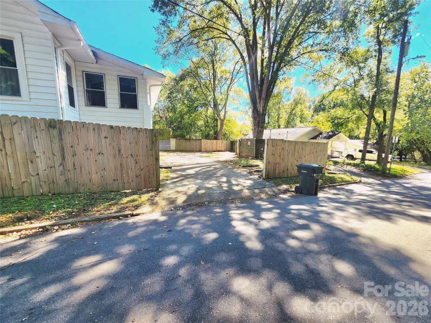 317 Kerr Street, Concord, NC 28025.  MLS# CAR4435171, YatesRealty ID 56856. 