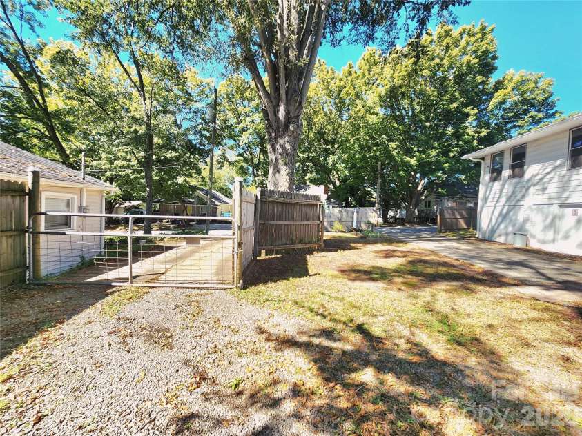 317 Kerr Street, Concord, NC 28025.  MLS# CAR4435171, YatesRealty ID 56856. 