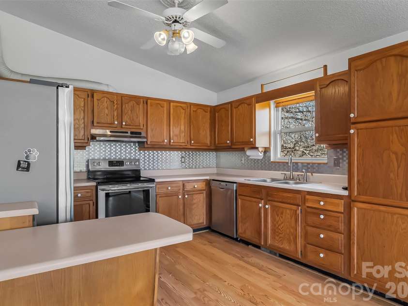 350 Sandy Bottom Road, Marshall, NC 28753.  MLS# CAR4351677, YatesRealty ID 5686. 