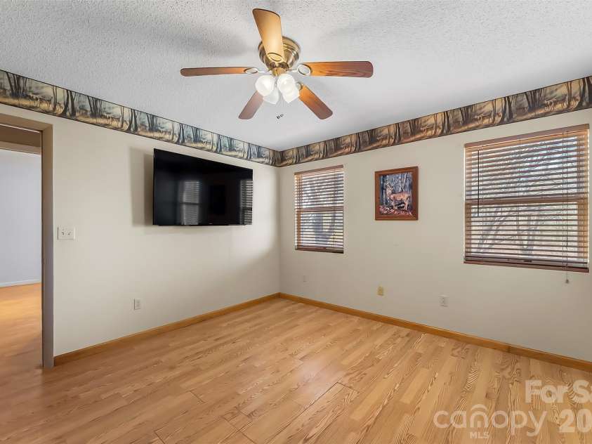 350 Sandy Bottom Road, Marshall, NC 28753.  MLS# CAR4351677, YatesRealty ID 5686. 