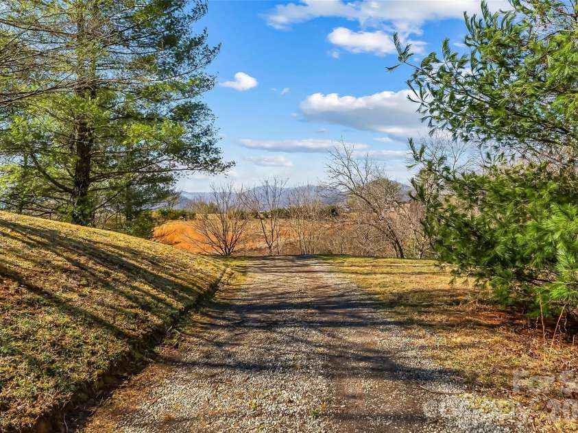 350 Sandy Bottom Road, Marshall, NC 28753.  MLS# CAR4351677, YatesRealty ID 5686. 