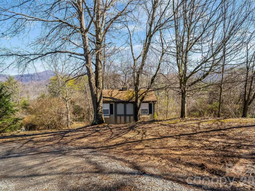350 Sandy Bottom Road, Marshall, NC 28753.  MLS# CAR4351677, YatesRealty ID 5686. 